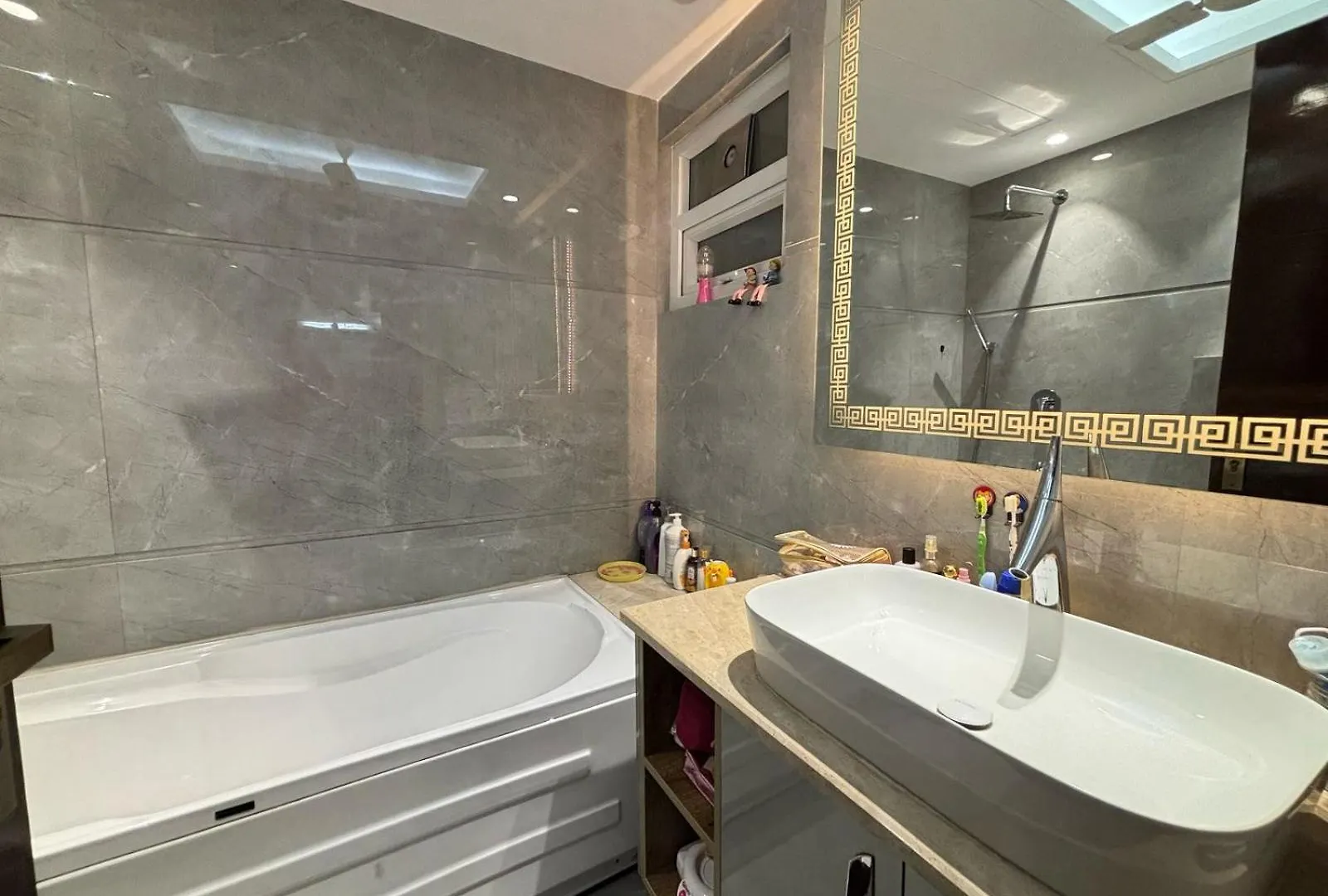 Elegant 3 Bhk Apartment In Dlf Gurugram Gurgáon India